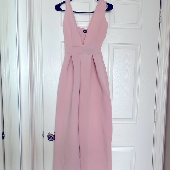 Clothes - Picture 3 of 3